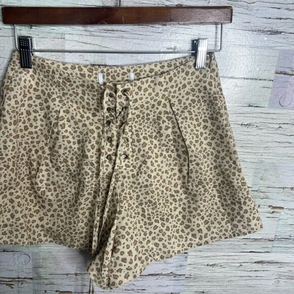Charlie holiday short leopard print  lace up size small - Picture 3 of 6